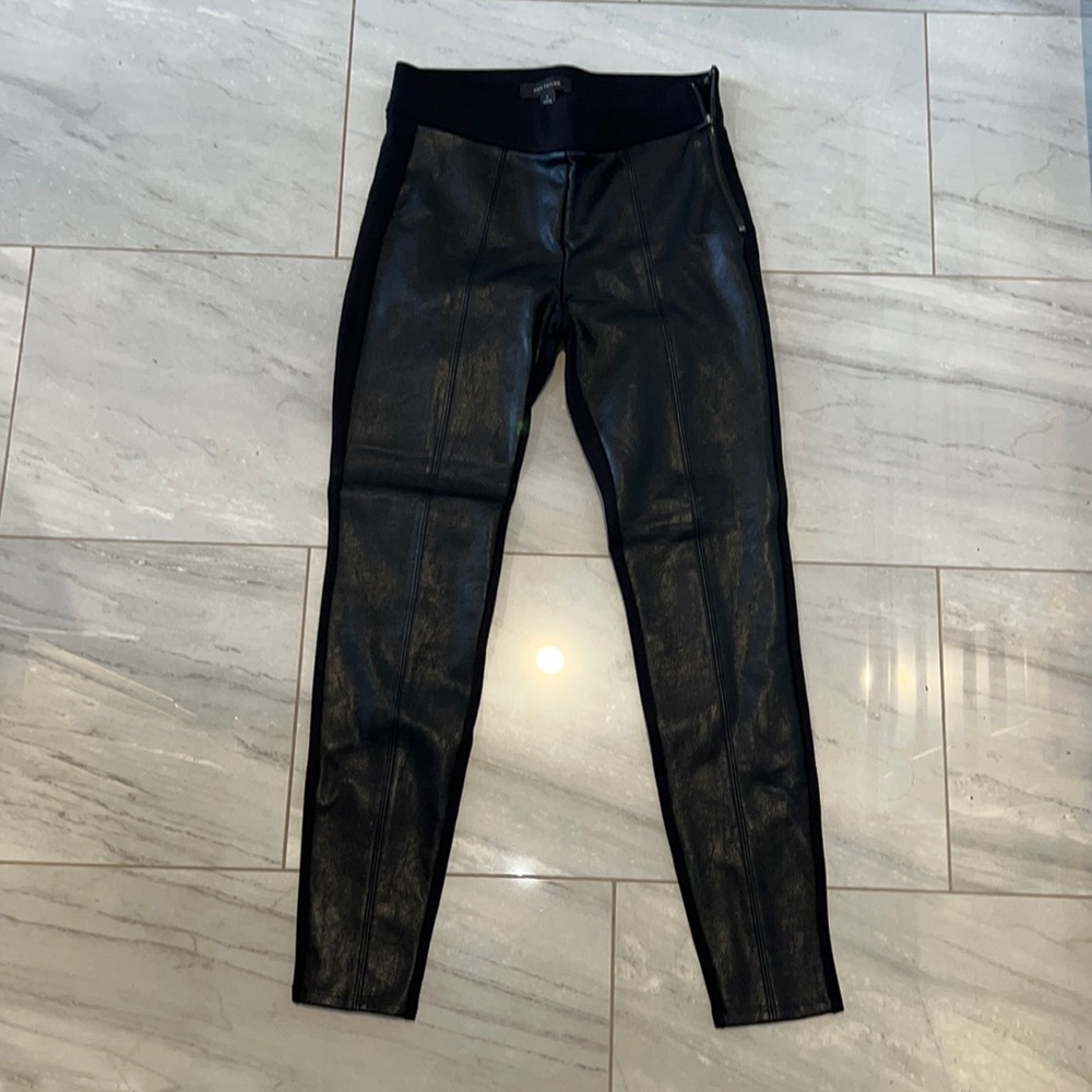 Ann Taylor black faux leather leggings size 0